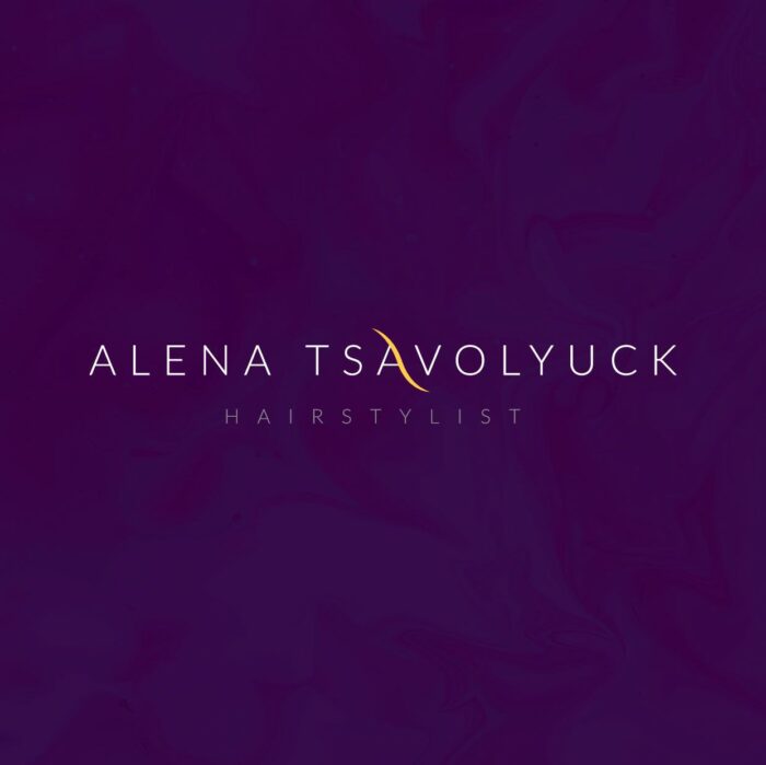 Зображення складається зі слова “ALENA TSAVOLYUCK” у стилізованому шрифті, розташованому по центру на фоні фіолетового кольору.